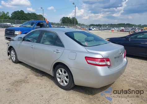 2011 Toyota Camry Le z USA, uszkodzony, nr VIN 4T4BF3EK6BR211980